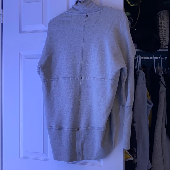 Wilfred Diderot Sweator - Picture 3 of 3